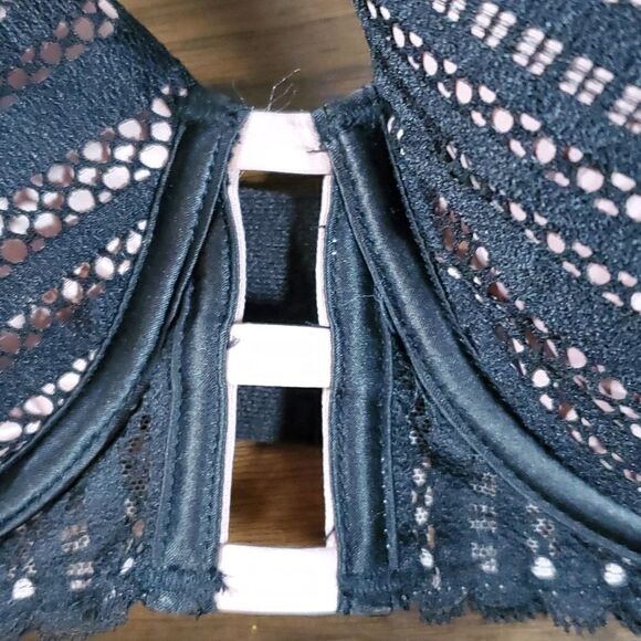 NEW Victoria's Secret Lined Plunge‎ Bra 32DD 32E - Picture 2 of 10